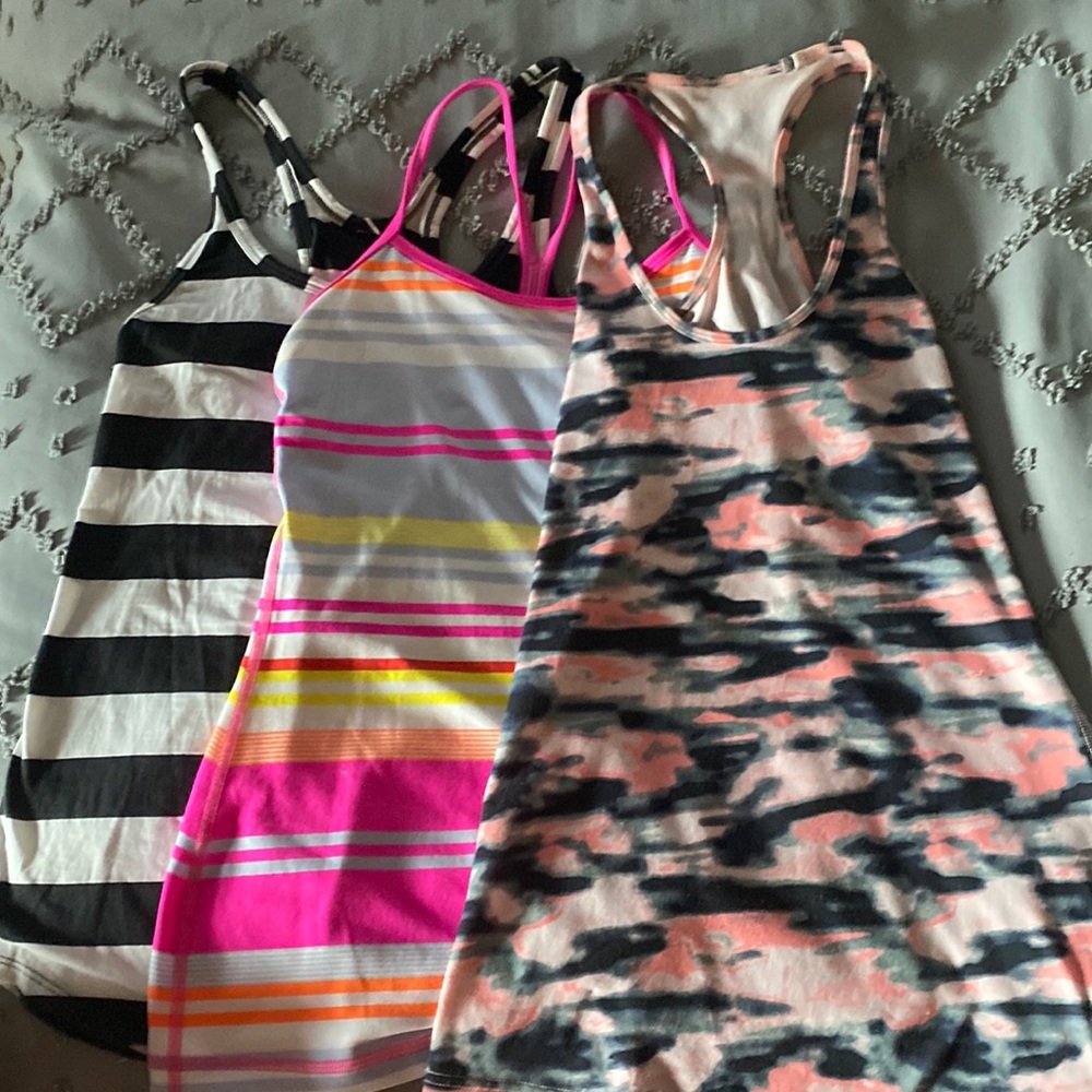 Lot of 3 size small/xtra small Lululemon racer back tanks